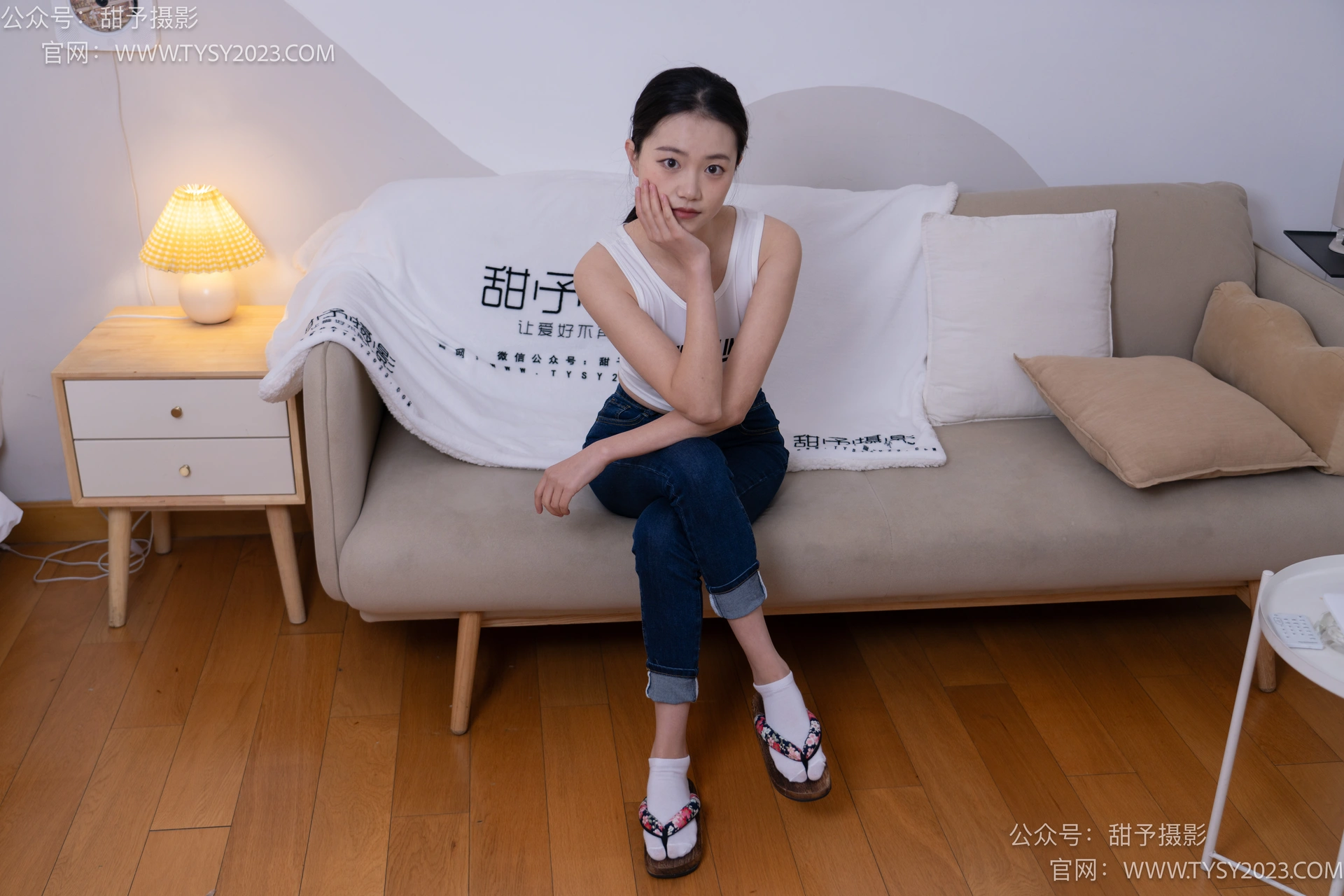 甜予摄影 No.069 齐齐-短靴、人字拖、短白棉袜、长白棉袜、裸足 3